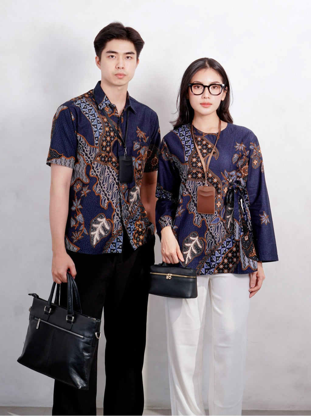Swipe Up Kemeja Batik Couple Pria Wanita Modern Akai Navy Brown