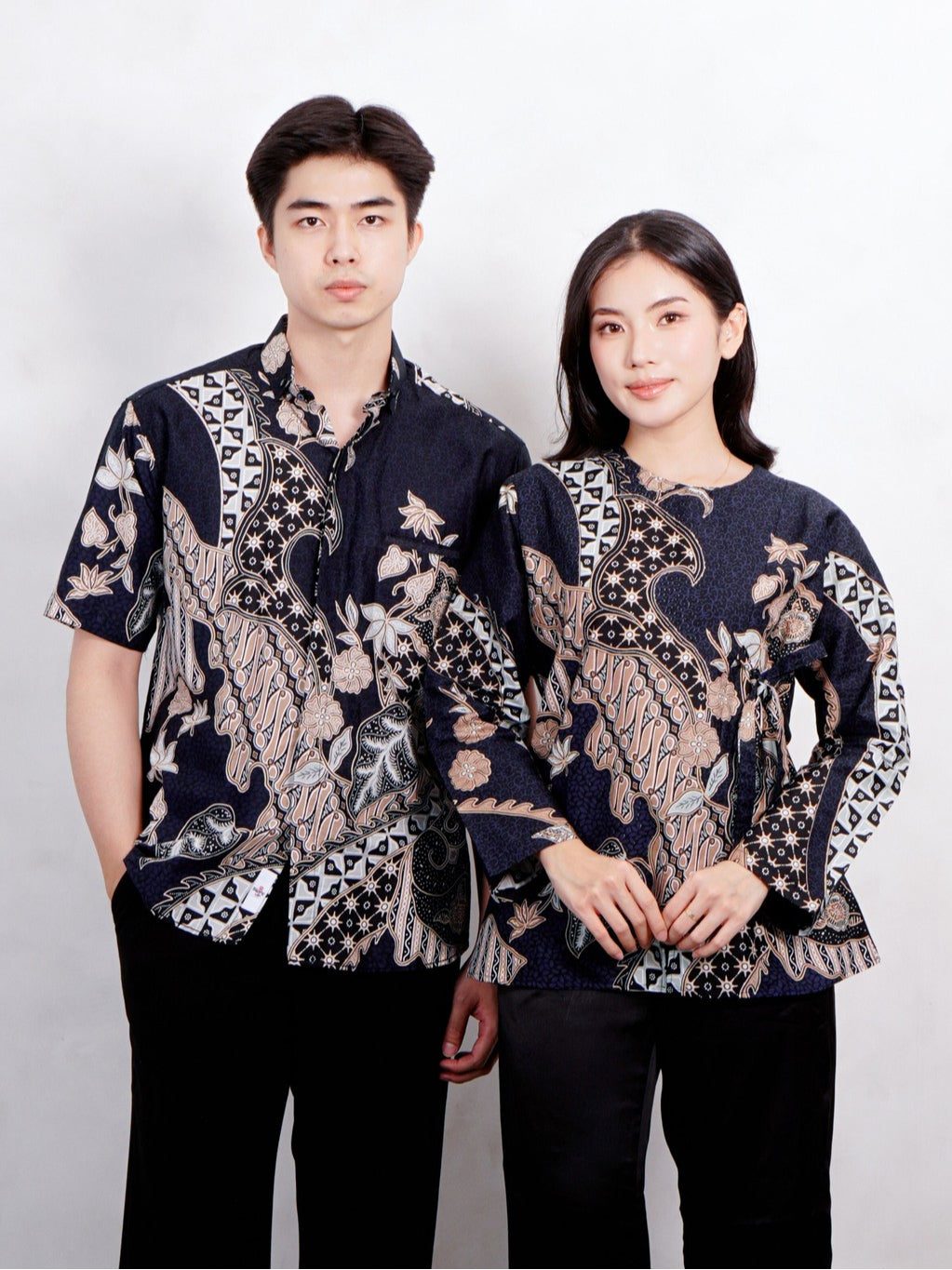 Swipe Up Kemeja Batik Couple Pria Wanita Modern Akai Navy Cream