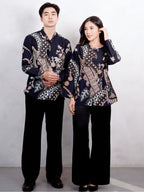 Swipe Up Kemeja Batik Couple Pria Wanita Modern Akai Navy Cream