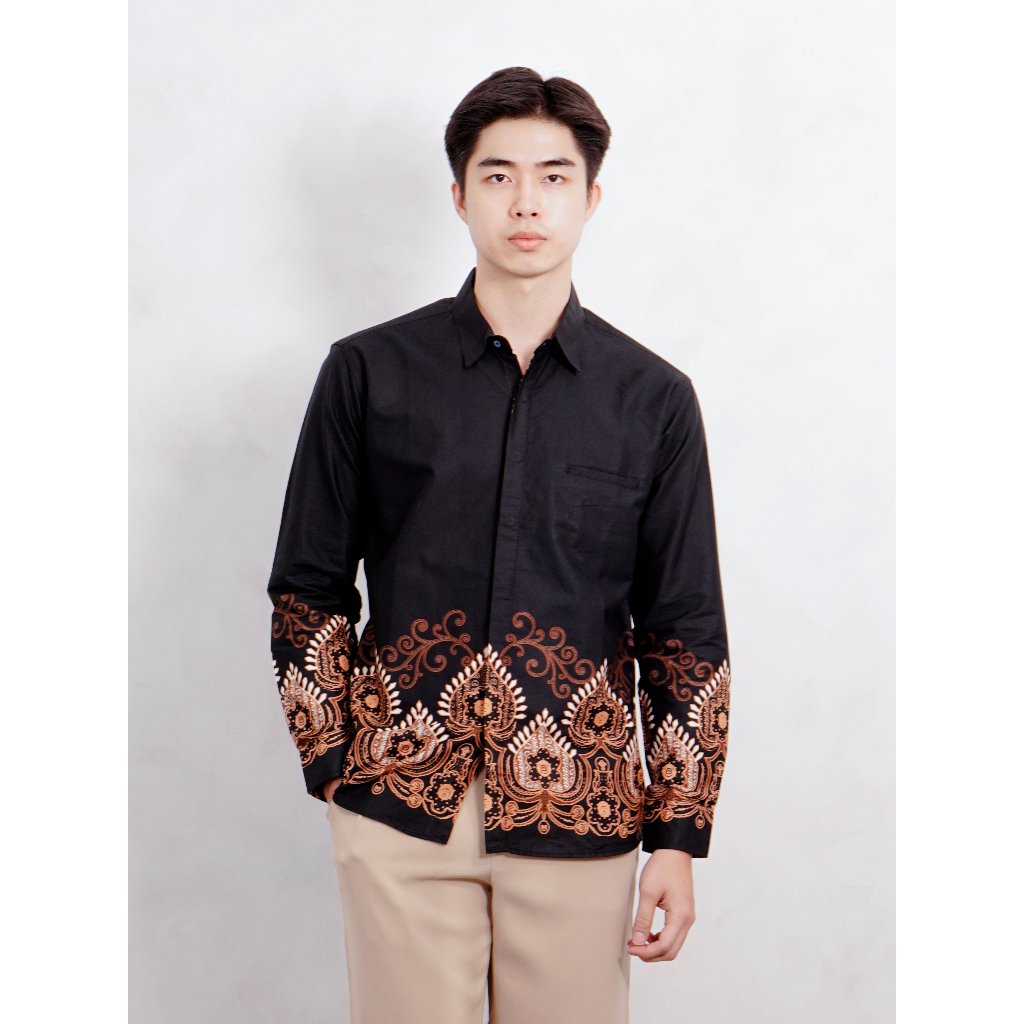 Swipe Up Kemeja Batik Pria Modern Slimfit Katun Lengan Panjang Motif Basupati Navy