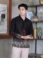Swipe Up Kemeja Batik Pria Katun Slimfit Modern Lengan Panjang Motif Kresna Black