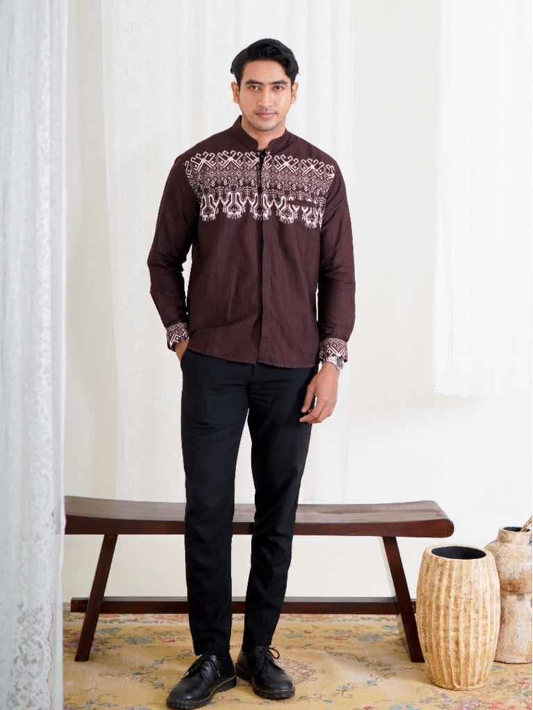 Swipe Up Kemeja Koko Pria Modern Katun Lengan Panjang Motif Rayyan Mahogany
