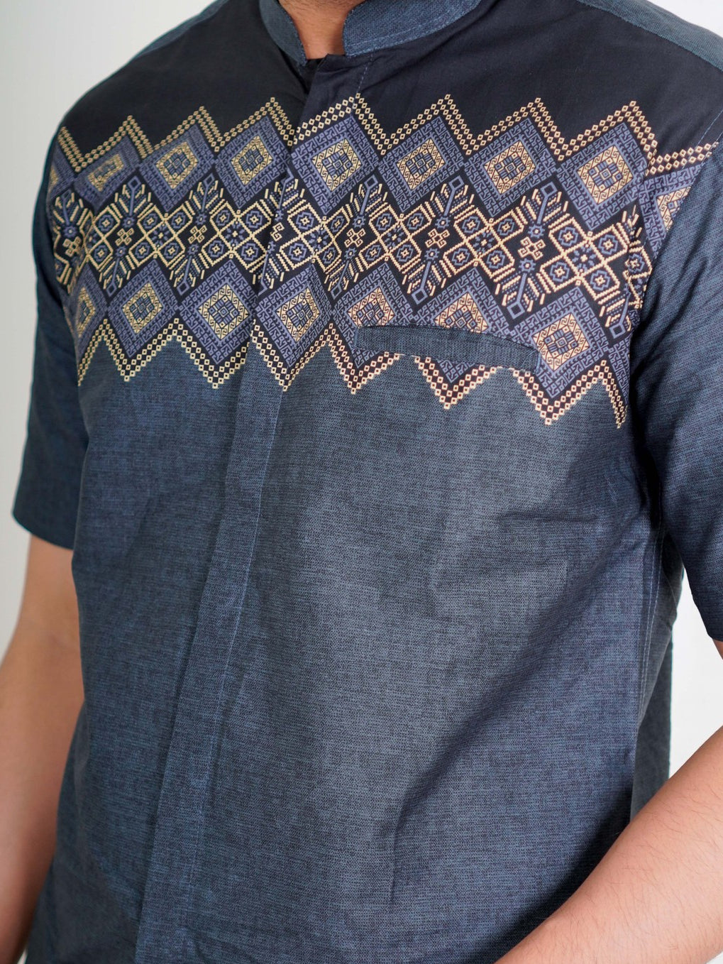 Swipe Up Kemeja Koko Pria Modern Katun Lengan Pendek Motif Aydan Emerald