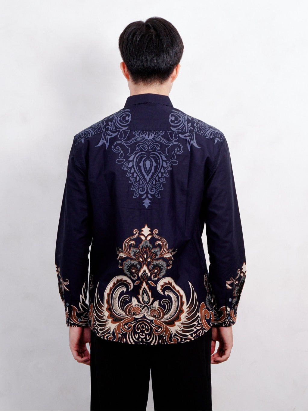 Swipe Up Kemeja Batik Pria Modern Katun Slimfit Lengan Panjang Motif Rupakenca Navy