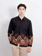 Swipe Up Kemeja Batik Pria Modern Slimfit Katun Lengan Panjang Motif Basupati Black