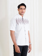 Swipe Up Kemeja Koko Pria Modern Katun Lengan Pendek Motif Ghaisan White