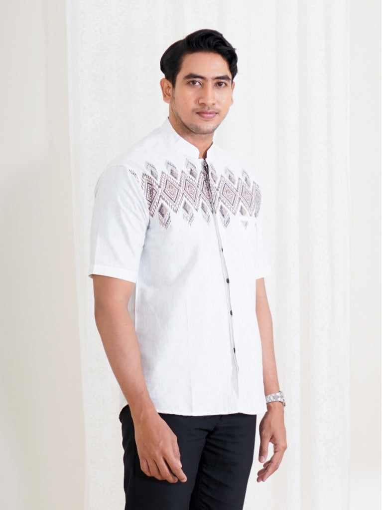 Swipe Up Kemeja Koko Pria Modern Katun Lengan Pendek Motif Ghaisan White