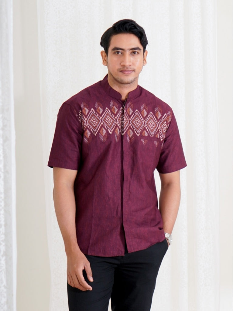 Swipe Up Kemeja Koko Pria Modern Katun Lengan Pendek Motif Ghaisan Maroon