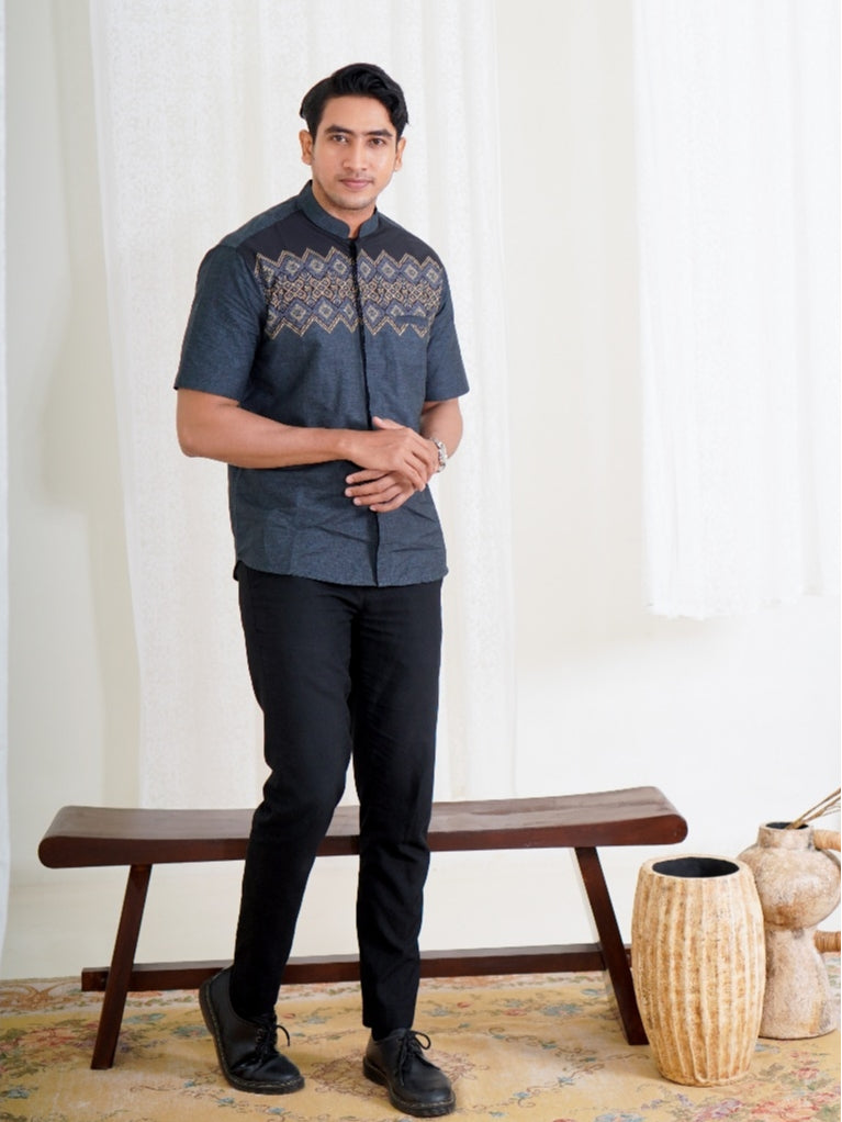 Swipe Up Kemeja Koko Pria Modern Katun Lengan Pendek Motif Aydan Emerald