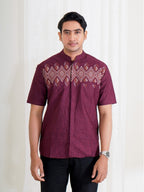 Swipe Up Kemeja Koko Pria Modern Katun Lengan Pendek Motif Ghaisan Maroon