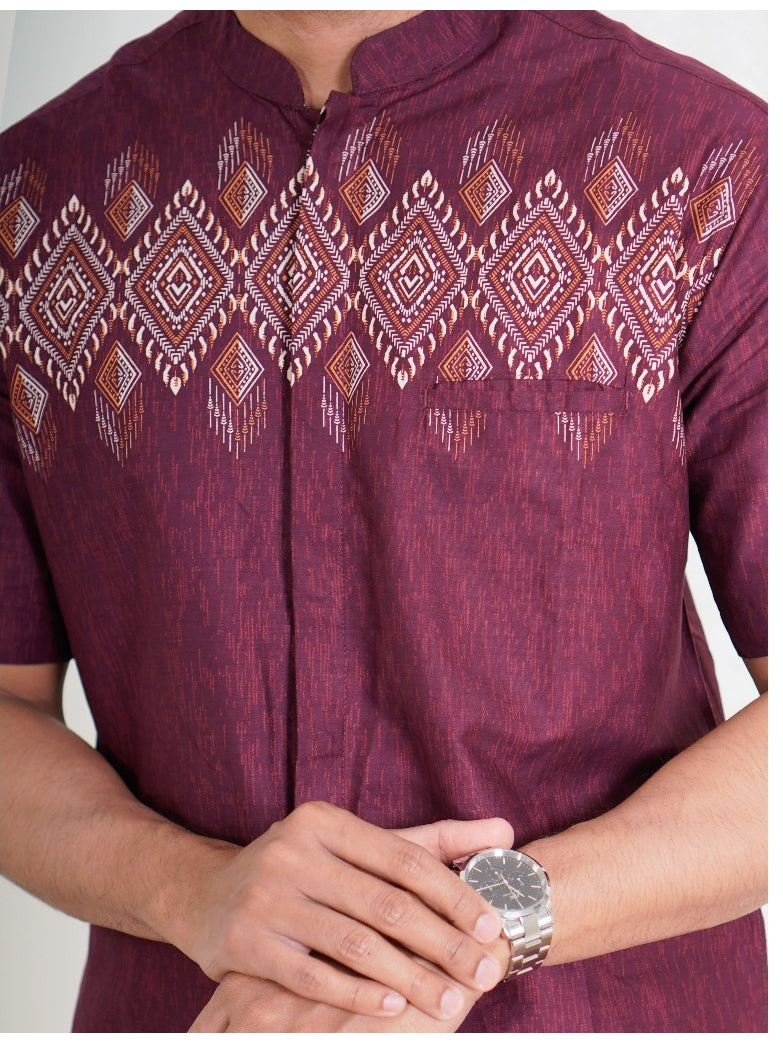 Swipe Up Kemeja Koko Pria Modern Katun Lengan Pendek Motif Ghaisan Maroon