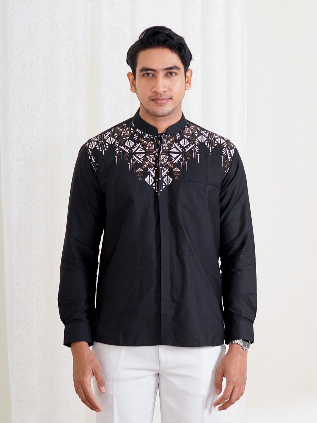 Swipe Up Kemeja Koko Pria Modern Katun Lengan Panjang Motif Arfathan Black