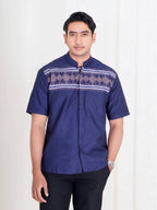 Swipe Up Kemeja Koko Pria Modern Katun Lengan Pendek Motif Arkan Navy
