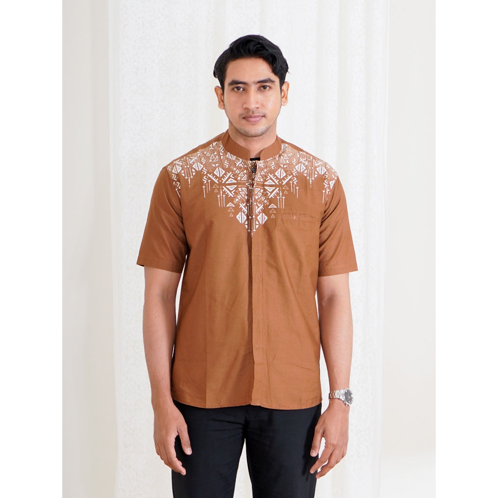 Swipe Up Kemeja Koko Pria Modern Katun Lengan Pendek Motif Arfathan Brown