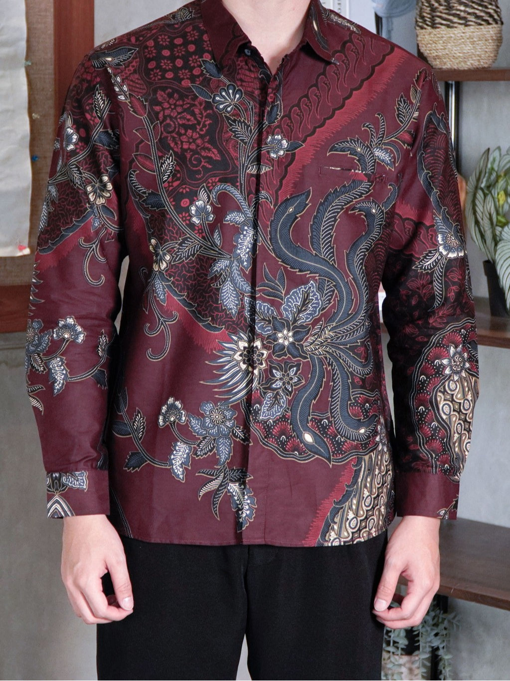 Swipe Up Kemeja Batik Pria Modern Slimfit Lengan Panjang Hoya Maroon