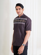 Swipe Up Kemeja Koko Pria Modern Katun Lengan Pendek Motif Arkan Mahogany