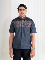 Swipe Up Kemeja Koko Pria Modern Katun Lengan Pendek Motif Aydan Emerald