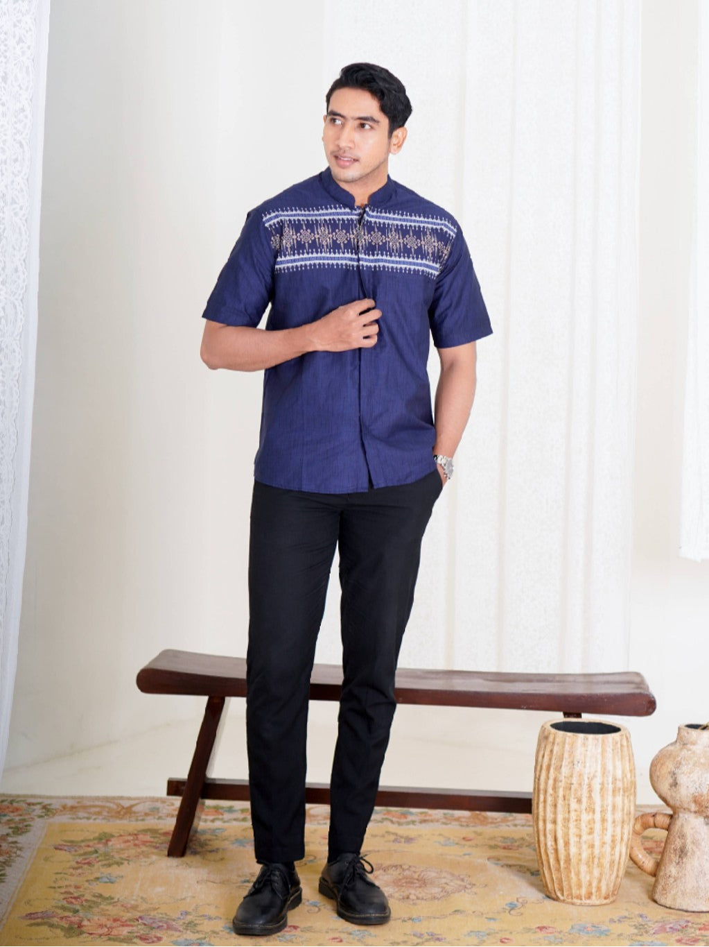 Swipe Up Kemeja Koko Pria Modern Katun Lengan Pendek Motif Arkan Navy