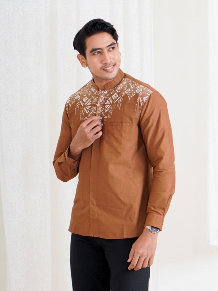 Swipe Up Kemeja Koko Pria Modern Katun Lengan Panjang Motif Arfathan Brown