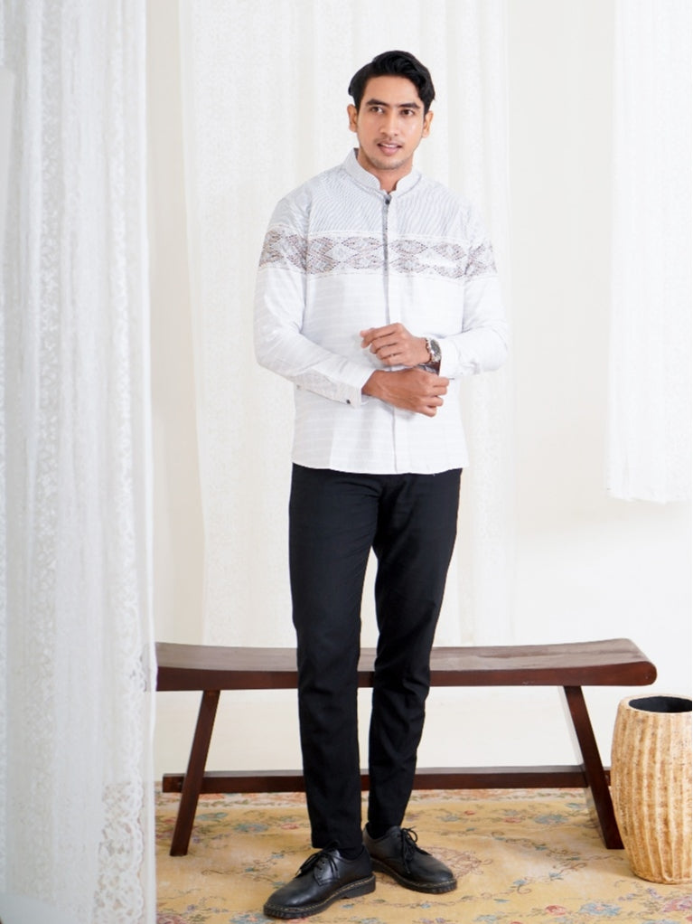 Swipe Up Kemeja Koko Pria Modern Katun Lengan Panjang Motif Zayn White