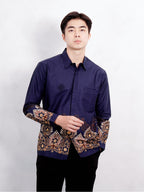 Swipe Up Kemeja Batik Pria Modern Slimfit Katun Lengan Panjang Motif Basupati Navy