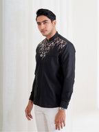 Swipe Up Kemeja Koko Pria Modern Katun Lengan Panjang Motif Arfathan Black
