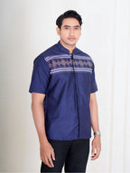 Swipe Up Kemeja Koko Pria Modern Katun Lengan Pendek Motif Arkan Navy