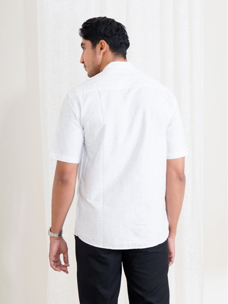 Swipe Up Kemeja Koko Pria Modern Katun Lengan Pendek Motif Ghaisan White